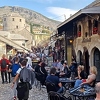 Savršen jesenski dan: Stari grad u Mostaru prepun turista, kraj sezone se ne nazire