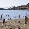 Fotografije iz Splita kao usred ljeta: Plaža ispunjena posjetiteljima iako je kraj oktobra
