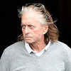 Michael Douglas odlučio promijeniti izgled, ofarbanom kosom oduševio fanove