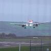 Pogledajte kako je pilot spustio avion uprkos oluji u Velikoj Britaniji