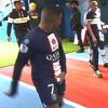 Mbappe napravio sramotan gest prema protivniku, nikome nije jasno zašto je to uradio