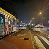 Sudar tri automobila na Otoci, jedan završio na tramvajskim šinama