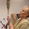 Lepa Brena postala hit na Twitteru: Stavila ananas u hulahopke pa ih vrtjela