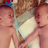 Preslatke bebe blizanci po prvi put "prepoznale" jedna drugu, njihovi osmijesi sve su rekli