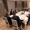 SDP fotografijom podsjetio Izetbegovića da je i on pregovarao u kafanama: Ima života i u opoziciji