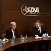 Vrh SDA stigao u centralu, počela je važna sjednica stranačkog predsjedništva