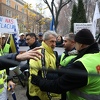 Jedan od demonstranata pokušao fizički napasti premijera Fortu, reagovala policija