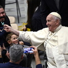 Papa Franjo: Trošite manje za Božić, ono što uštedite pošaljite Ukrajincima