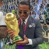 Slavni kuhar Salt Bae unatoč pravilima držao trofej Svjetskog prvenstva