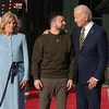 Historijska posjeta Zelenskog Americi, ispred Bijele kuće ga dočekao Biden