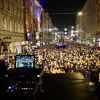 Počeo javni doček Nove godine u Sarajevu, hiljade posjetilaca u iščekivanju Dubioze kolektiv