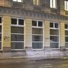 Sarajlije šokirane: Na zgradi Vječne vatre postavljeni PVC prozori?