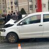 Stupska petlja: Automobil udario u stub javne rasvjete, povrijeđena jedna osoba