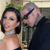 Travis Barker u znak ljubavi prema Kourtney Kardashian na ruci istetovirao njene oči
