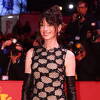 Modno izdanje u stilu Audrey Hepburn: Anne Hathaway privukla pažnju u poluprovidnoj haljini