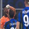 Džeko se žestoko posvađao sa svojim golmanom, Calhanoglu ušutkao Kamerunca