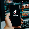 Evropska unija na službenim telefonima zaposlenika zabranila TikTok zbog špijunaže