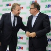 Lideri dvije najjače stranke: Jedan skromni penzioner, drugi nezaposlen
