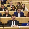 DF i SDA protiv izbora Bradare: Fotografisala se sa ratnim zločincem