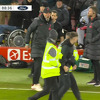 Nevjerovatne scene u derbiju: Navijač povrijedio igrača Liverpoola, Klopp podivljao