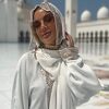 Maja Šuput otputovala u Abu Dhabi, ispoštovala arapsku kulturu stavivši maramu