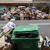 Pariz kao deponija smeća: Ulicama se širi smrad jer nije odvezeno 10 hiljada tona otpada