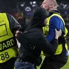 PSV izrekao rijetko viđenu kaznu navijaču koji je napao srbijanskog golmana Dmitrovića