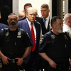 Trump nakon sat vremena napustio sudnicu, izjasnio se da nije kriv