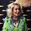 Lepa Brena u glamuroznoj haljini nastupala u Slavonskom Brodu: Zelena kombinacija perja i cirkona