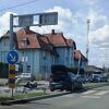 Tuzla: Automobil udario pješaka pa oborio semafor