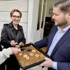 Zamjenik ambasadora Slovačke i njegove kolege dijelili baklavu koju su sami napravili