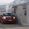 KS: Predloženo da se pri hospitalizaciji ne traži test na koronavirus, ukidaju se drive-in punktovi