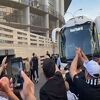 Navijači Partizana izviždali Musu dok je izlazio iz autobusa, Hezonju ispratili aplauzom