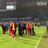 Velike tenzije nakon meča na Grbavici: Cocalića jedva odvojili od sudije, dobio je crveni