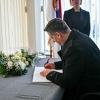 Denis Bećirović se upisao u knjigu žalosti povodom tragedije u Beogradu