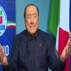 Berlusconi se javio iz bolnice: Tu sam za vas, nosim košulju i sako prvi put u mjesec dana