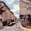 Dvoje maloljetnika sinoć napadnuti u ulici Tina Ujevića, djevojka završila na KCUS-u
