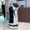 Prvi roboti konobari stigli u Bosnu i Hercegovinu, poslužuju goste u Derventi