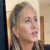 Jennifer Aniston dobila pohvale zbog prirodnog izgleda, pokazala sijede pramenove