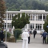 Ranjeni nastavnik iz Lukavca operisan, učenik prema njemu ispalio više hitaca