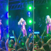 Pjevačica Bebe Rexha pogođena mobitelom u lice na koncertu: Srušila se na sceni pa joj ušivali glavu