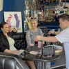 Konobari s Downovim sindromom u Tuzli zahvalni su jer opet imaju pune ruke posla, kafić ostaje otvoren
