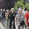 Građani Sarajeva šetaju u znak sjećanja na Almu Suljić i Azru Spahić