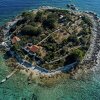 Na otočiću u Hrvatskoj postoje samo tri kuće, idealno je mjesto za bijeg od svakodnevnice