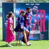 Gündogan na predstavljanje doveo suprugu sa štakama, Laporta joj priredio veliko iznenađenje