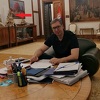 Vučić se pohvalio kako radi nedjeljom, no jedan detalj na fotografiji izazvao brojne podsmijehe