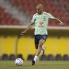 Fabinho dogovorio transfer u Al-Ittihad, ali problem su njegovi psi