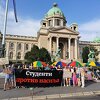 Neobično ljetovanje studenata u Beogradu: Suncobrani kod skupštine, Vučić pitao treba li im so za vodu
