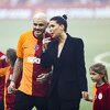 Icardi predstavljen pred 40.000 ljudi kao novi igrač Galatasaraya, na stadion izašao s Wandom i djecom