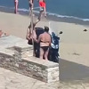 Još jedna zanimljiva situacija s hrvatskog primorja: Ispod tuša na plaži oprali skuter